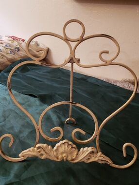 Distressed White/Painted Cast Iron Vtg Sheet Music Stand w/Decorative Scrollwork